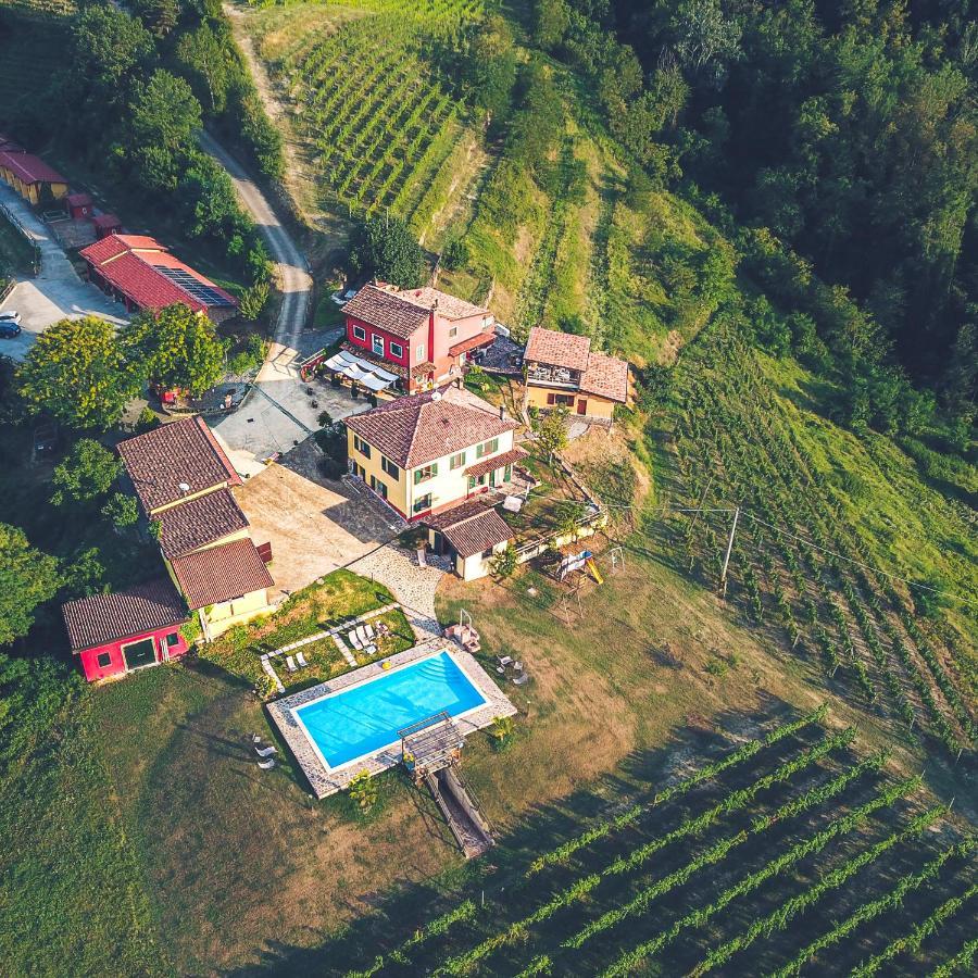 Tenuta Monteoliveto - Family Cottage - Agriturismo Nelle Langhe Vesime ภายนอก รูปภาพ