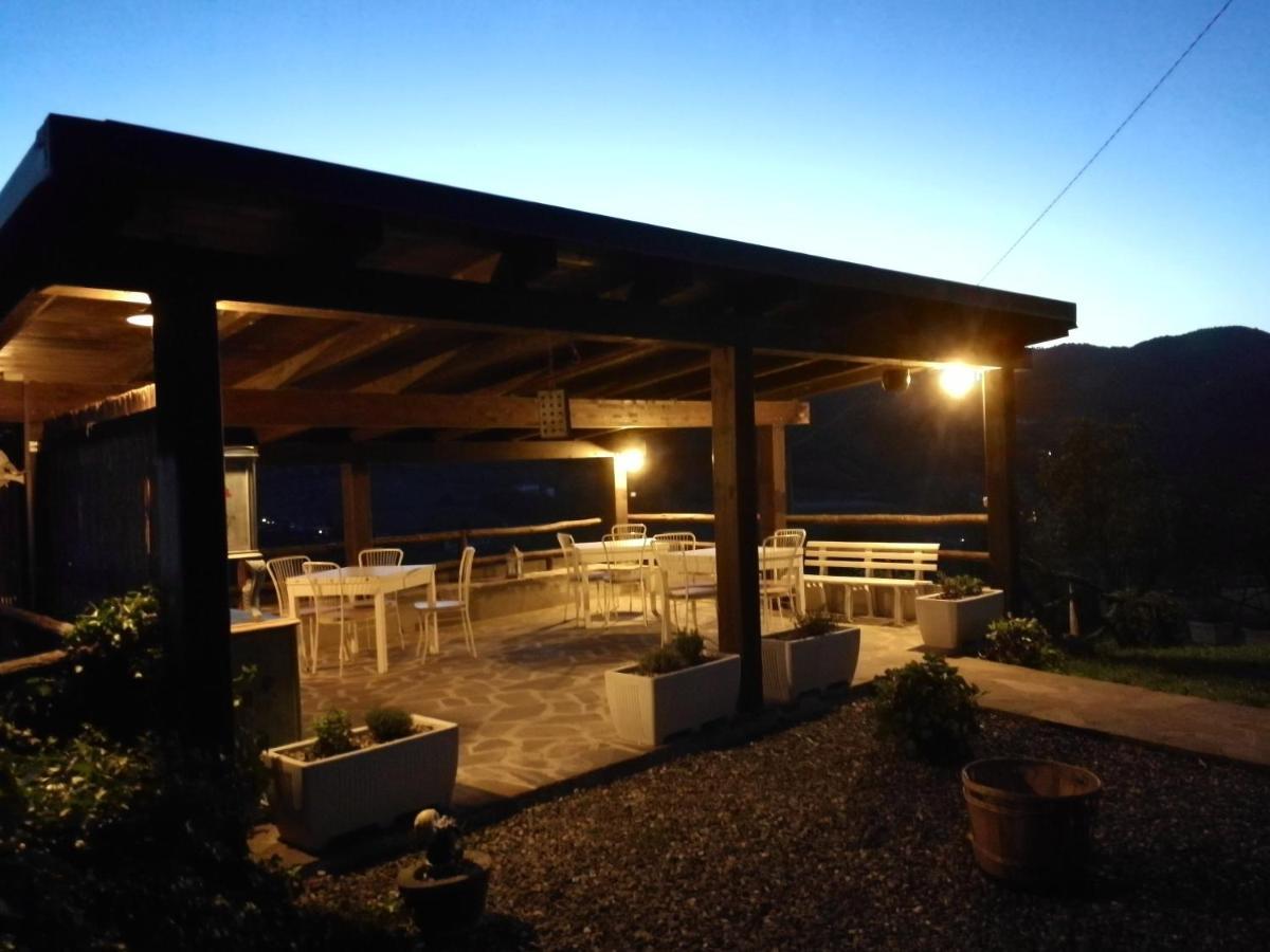 Tenuta Monteoliveto - Family Cottage - Agriturismo Nelle Langhe Vesime ภายนอก รูปภาพ